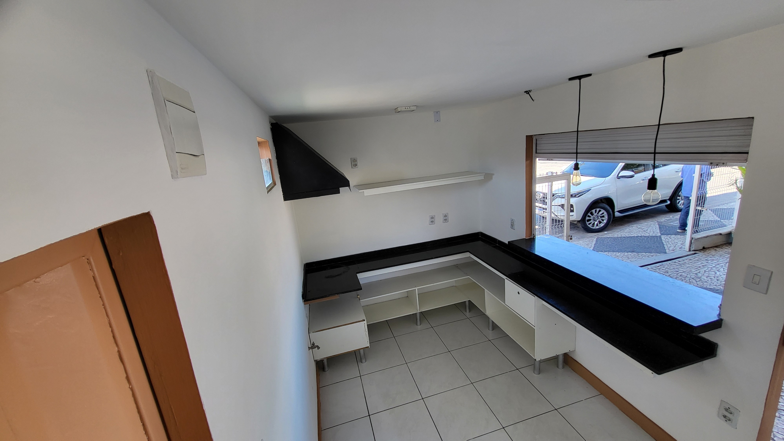 Loja em container no Cambeba (LJ 01)