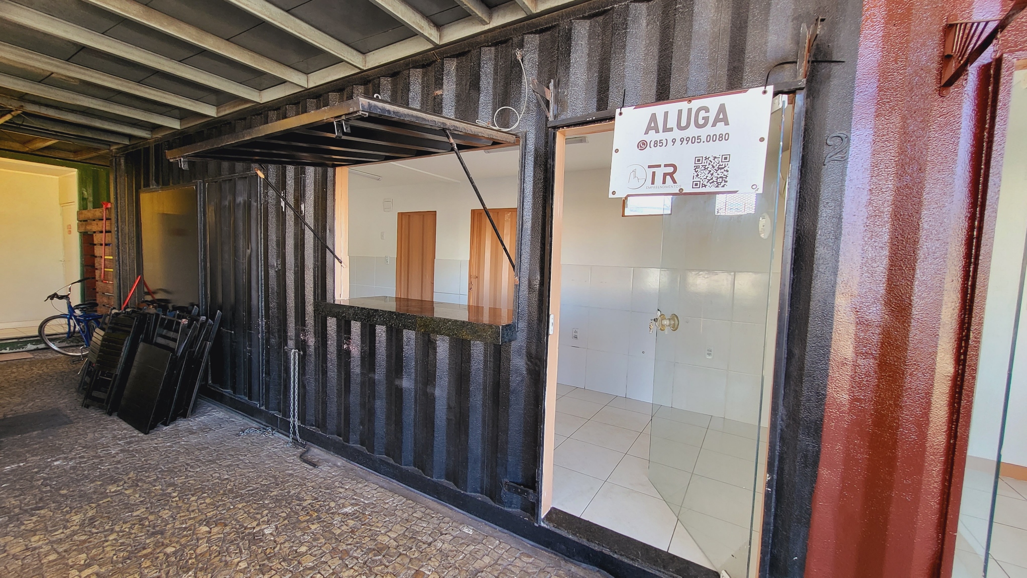 Loja em container no Cambeba (LJ 02 e 03)