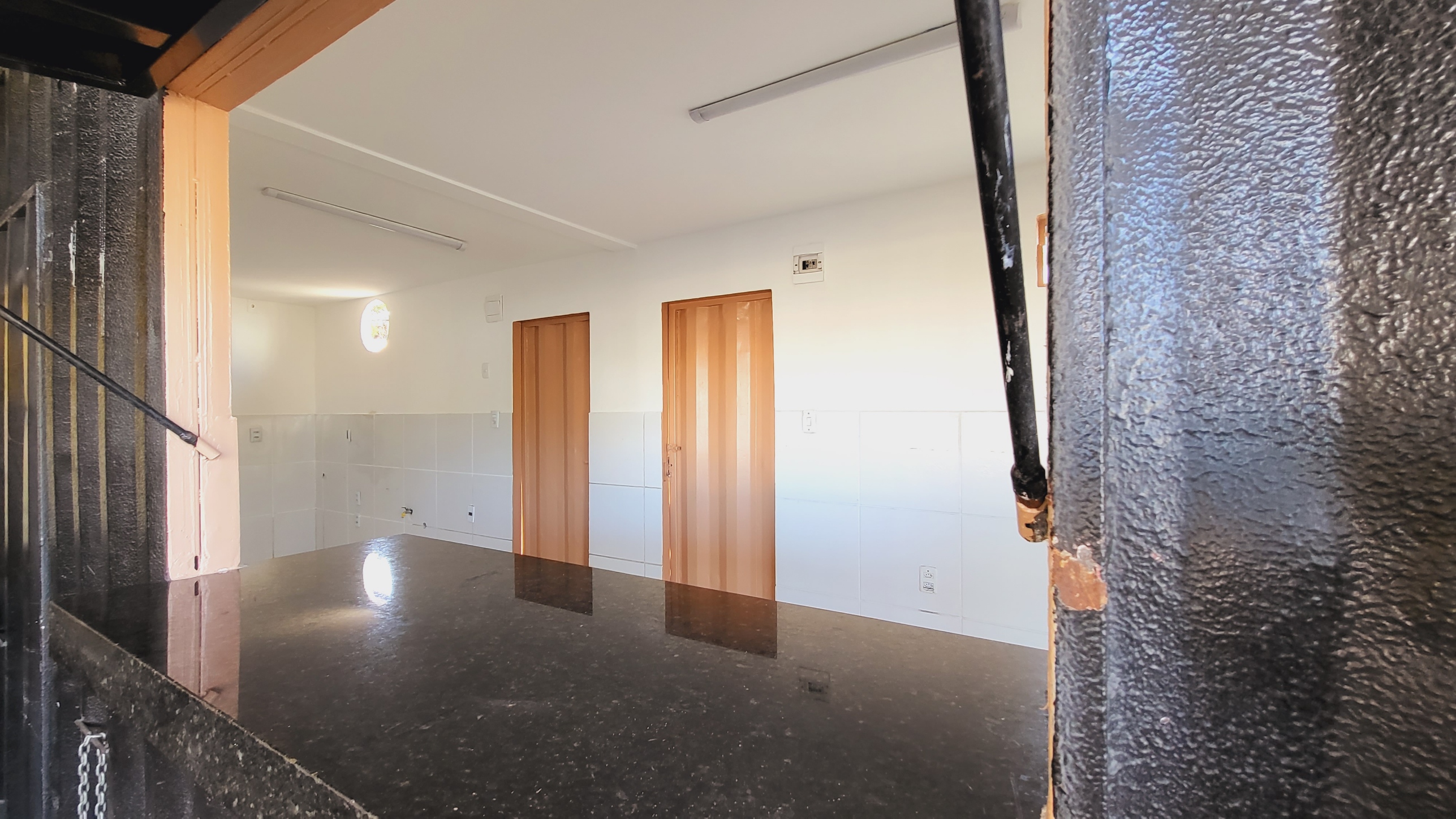 Loja em container no Cambeba (LJ 02 e 03)