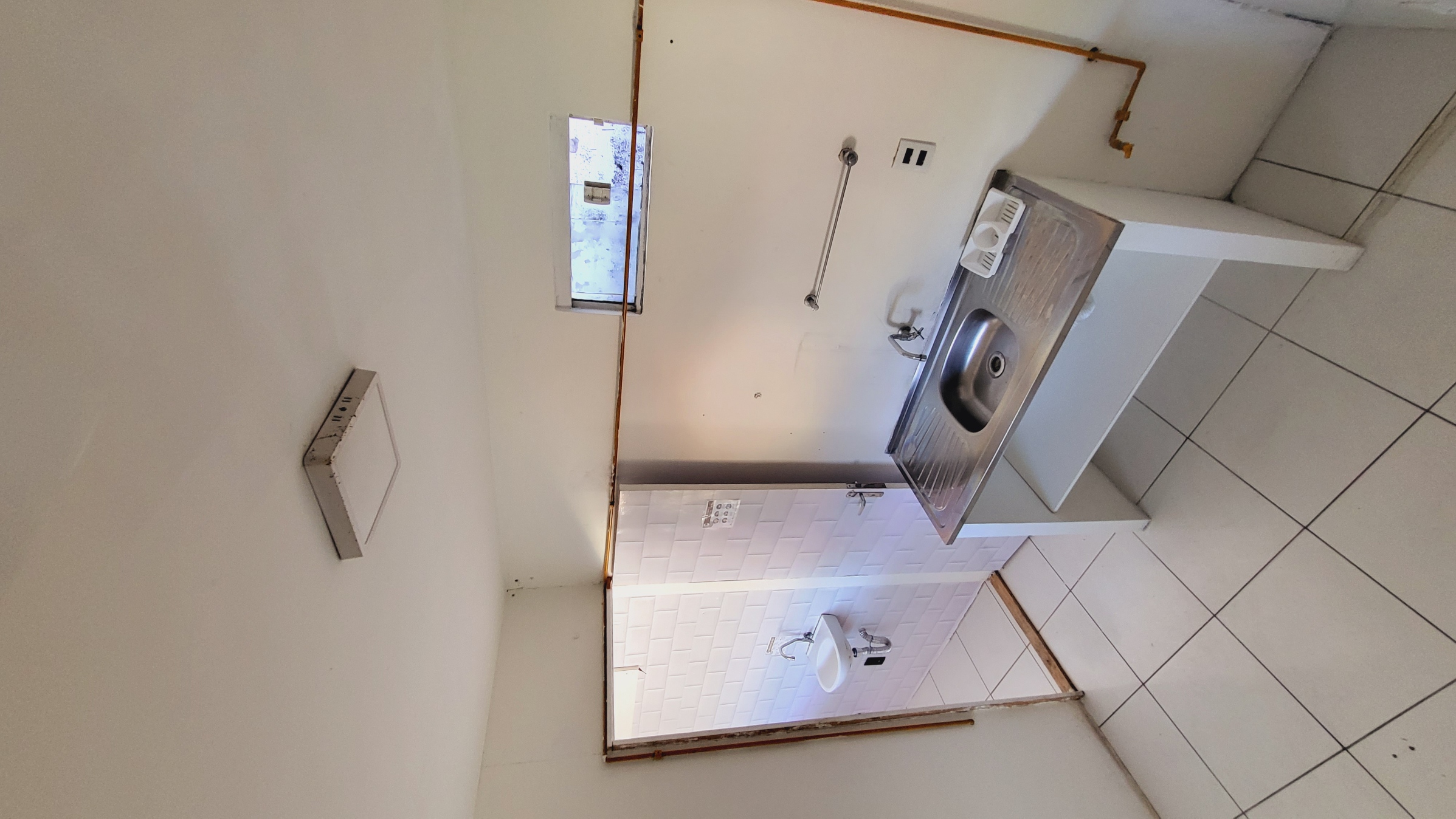 Loja em container na Oliveira Paiva (LJ 01)