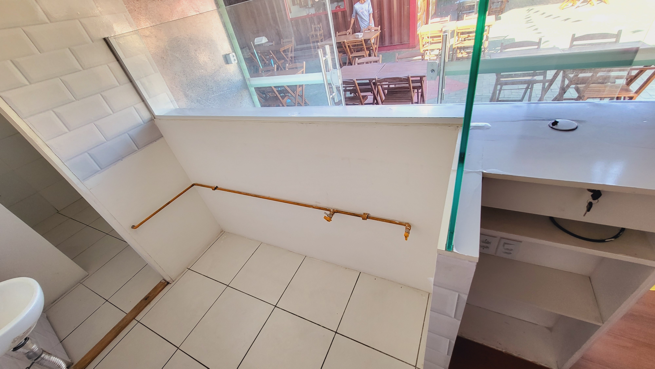 Loja em container na Oliveira Paiva (LJ 01)