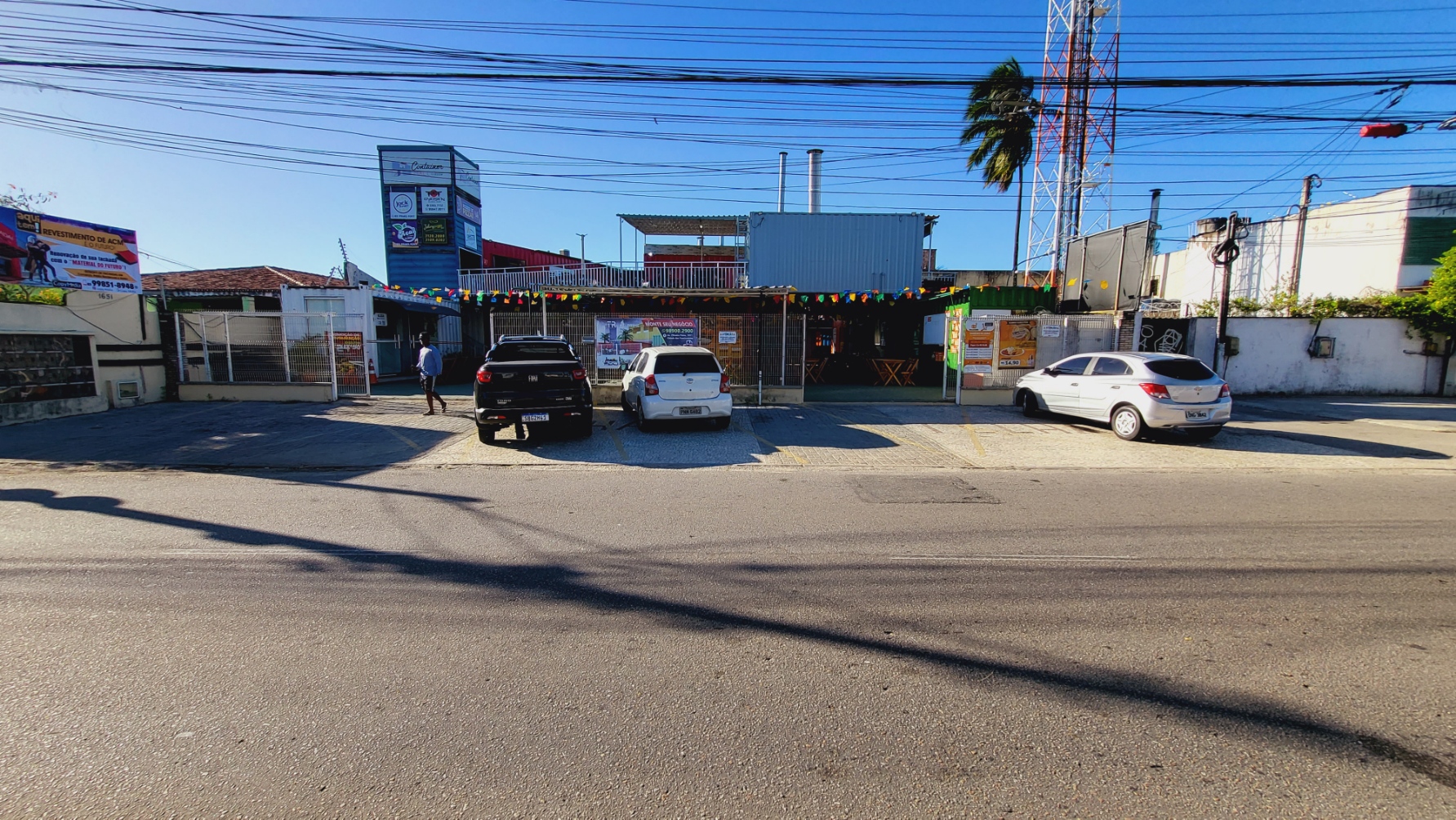 SHOPPING EM CONTAINER - AV. OLIVEIRA PAIVA