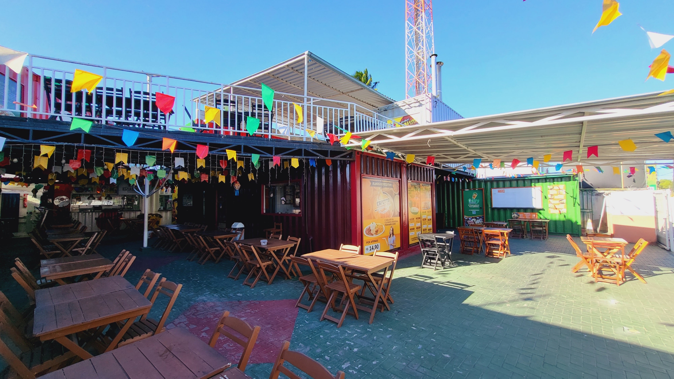 SHOPPING EM CONTAINER - AV. OLIVEIRA PAIVA