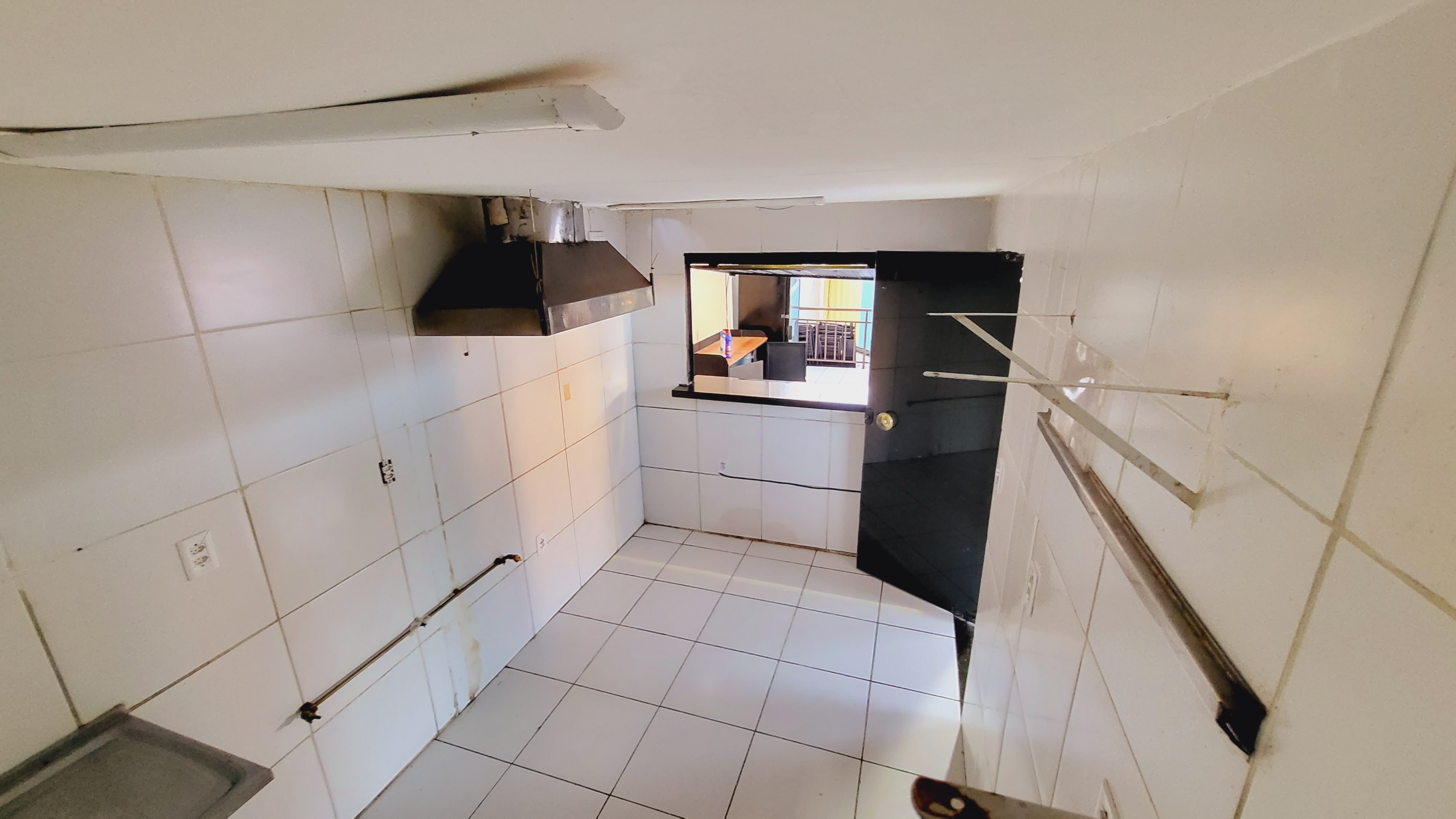 Loja em container no Lago Jacarey (LJ 105)