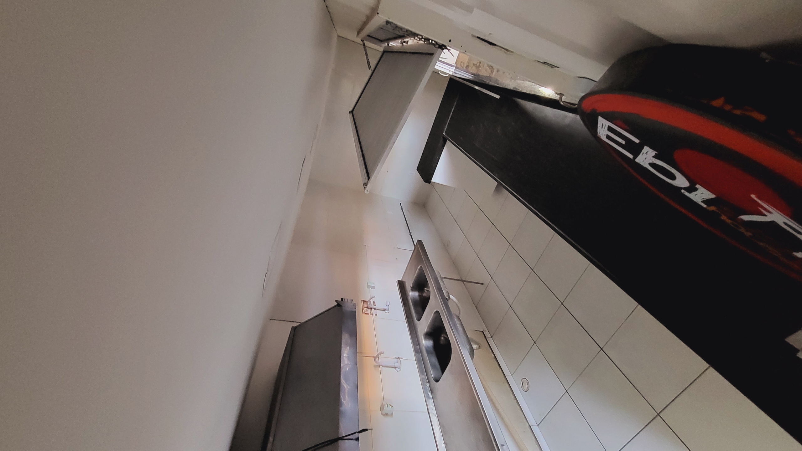 Loja em container no Lago Jacarey (LJ 104)